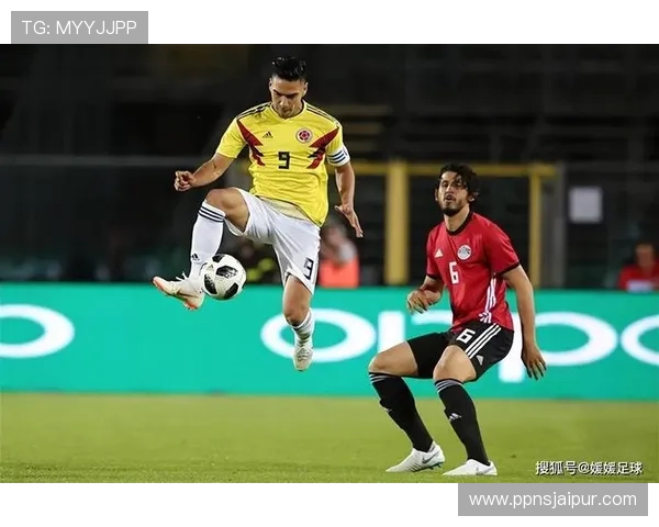 哥伦比亚队中场控制力持续提升，攻防转换表现稳健